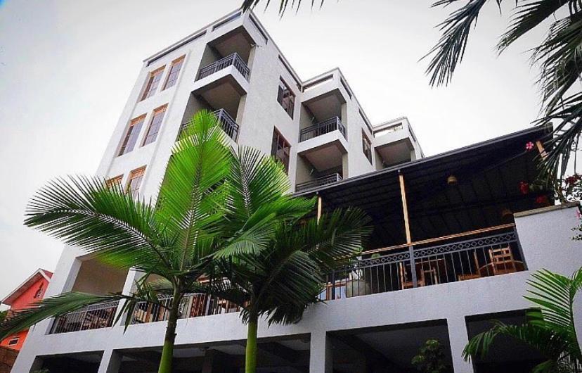 Asante Hotel Жизени Екстериор снимка