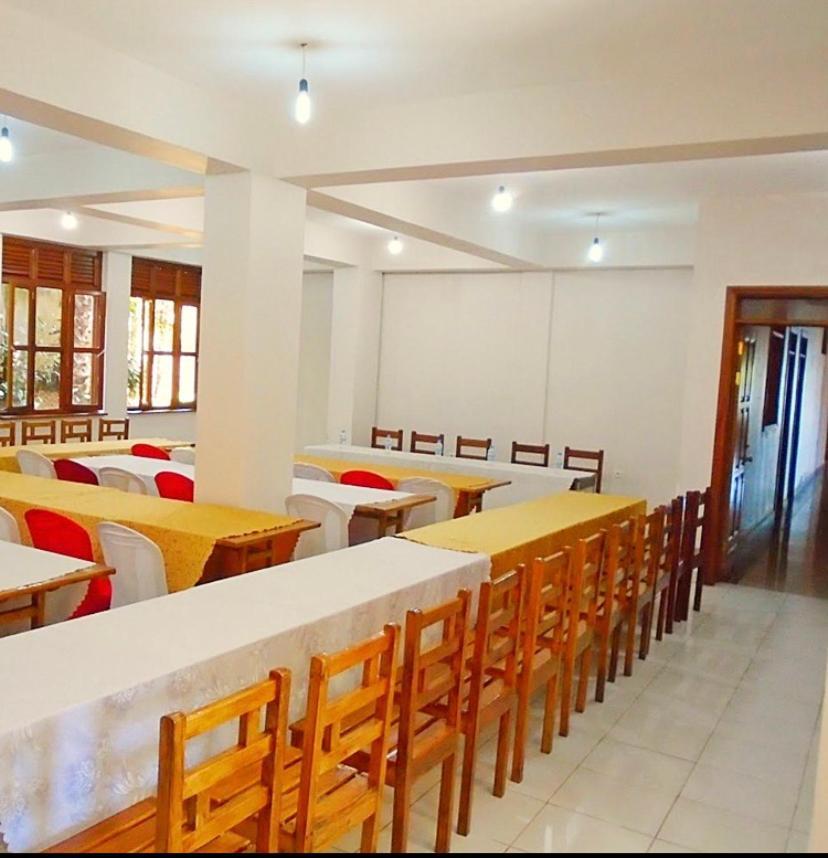 Asante Hotel Жизени Екстериор снимка